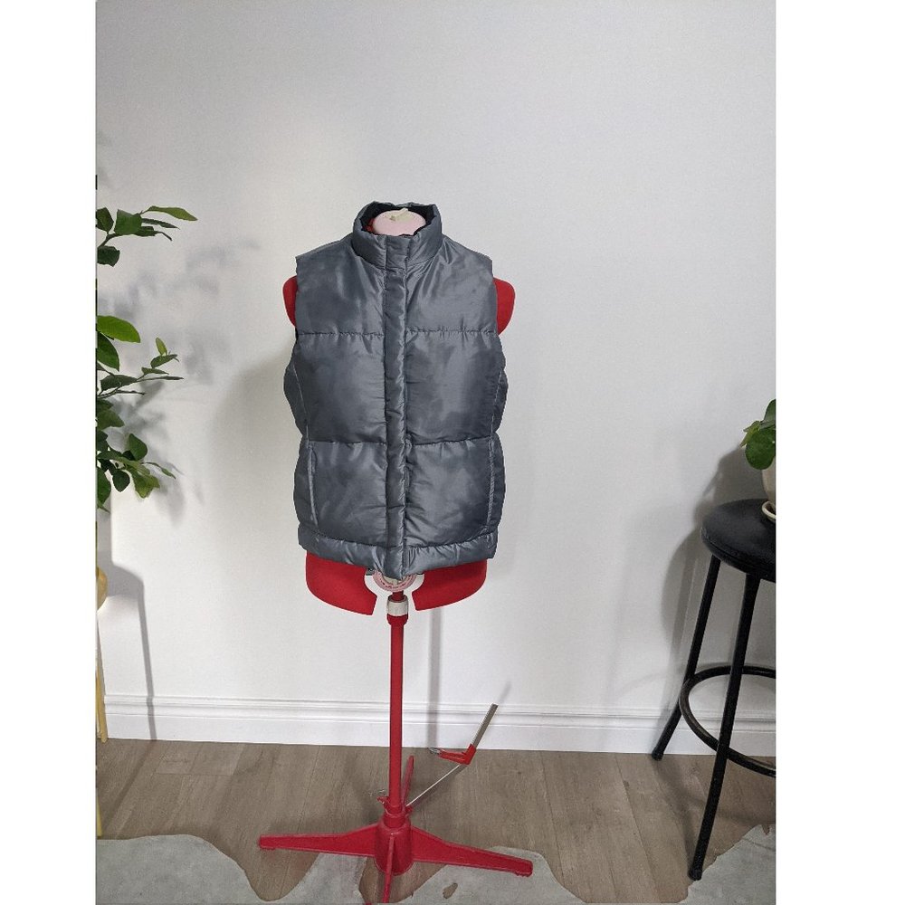 Gap size medium silver bubble vest